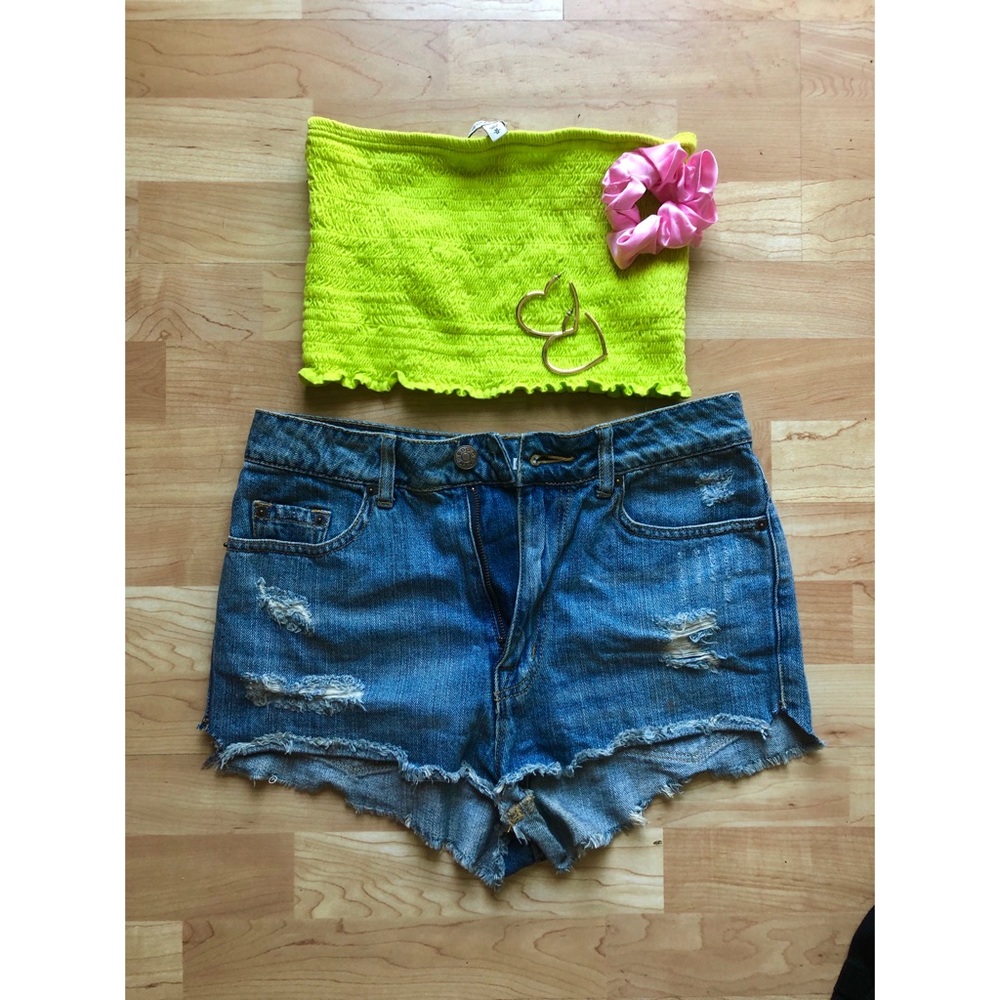 BDG cheeky denim short 🍑